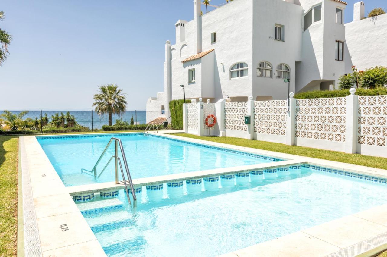 Front Sea View Penthouse Appartement Estepona Buitenkant foto