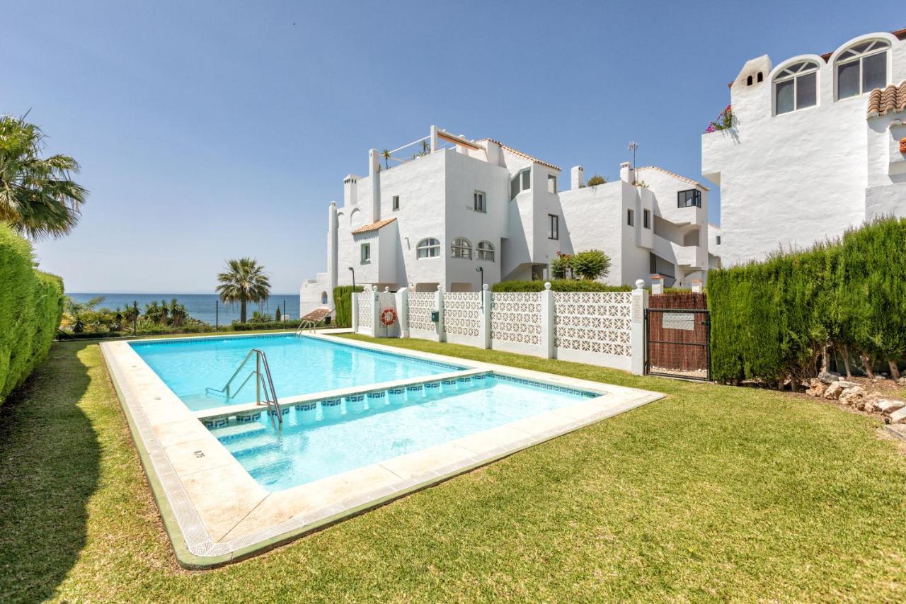 Front Sea View Penthouse Appartement Estepona Buitenkant foto