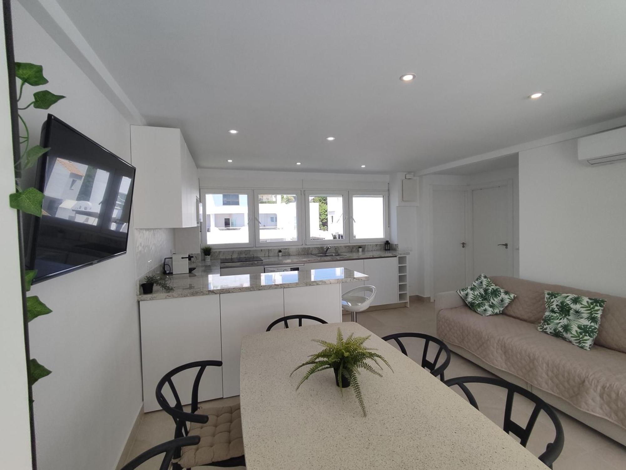 Front Sea View Penthouse Appartement Estepona Buitenkant foto
